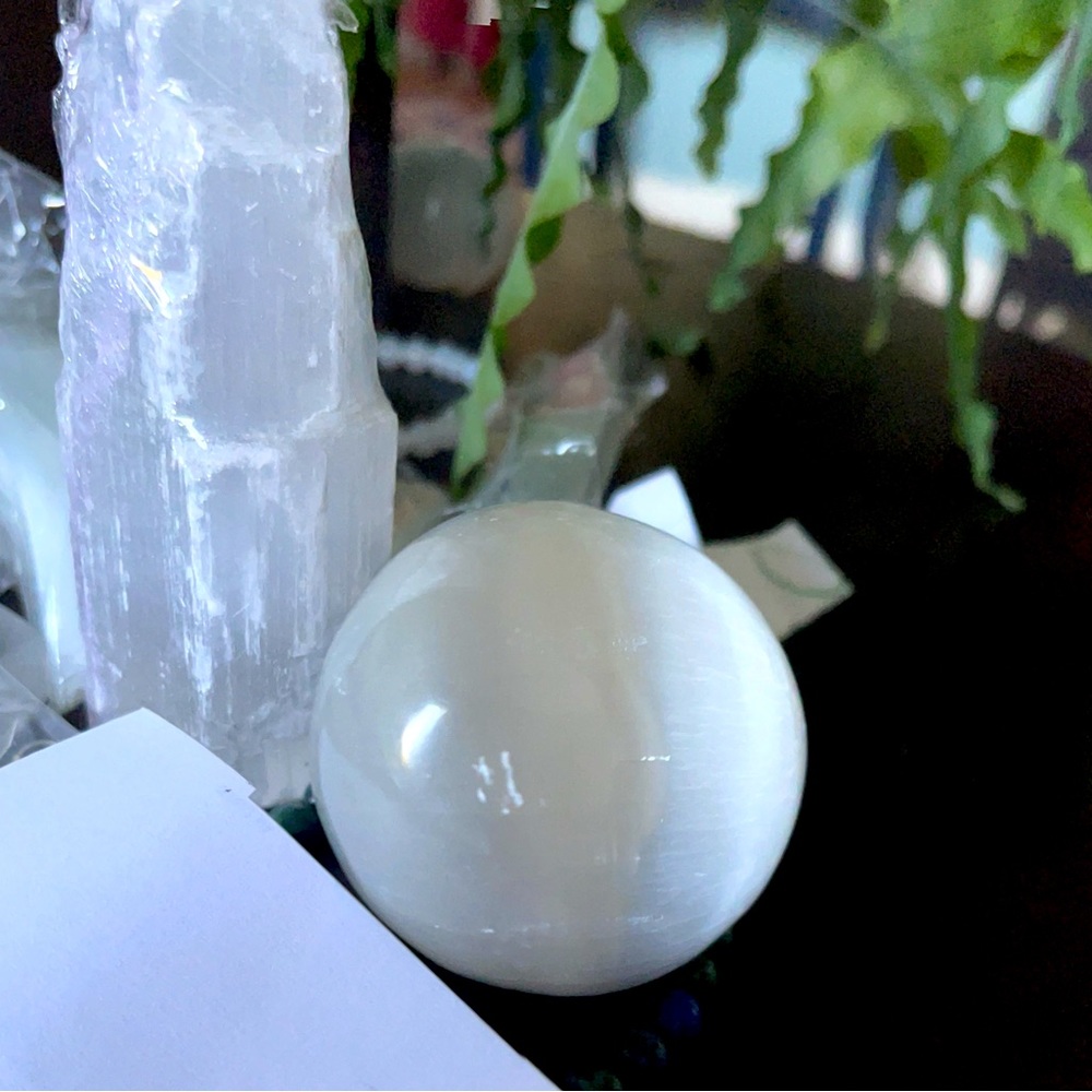 Selenite Spheres - Picture 4 of 5
